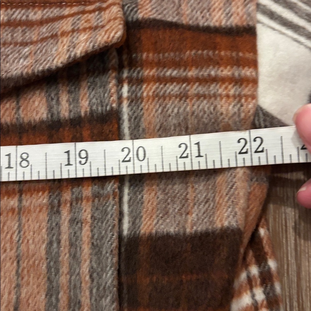 ACOA Oversized Plaid Shacket in Brown Tones, Front Pockets Button-up, Size Med - Picture 6 of 8
